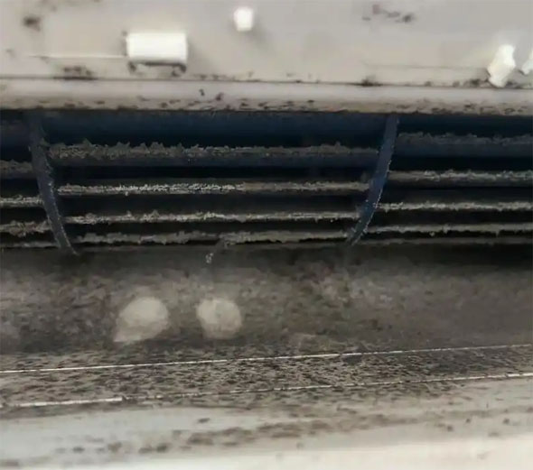 兴隆空调吹的风有股烧焦味是怎么回事